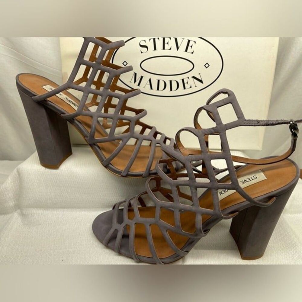 Steve Madden chunky heels. Gray with purple undertones  size 10M